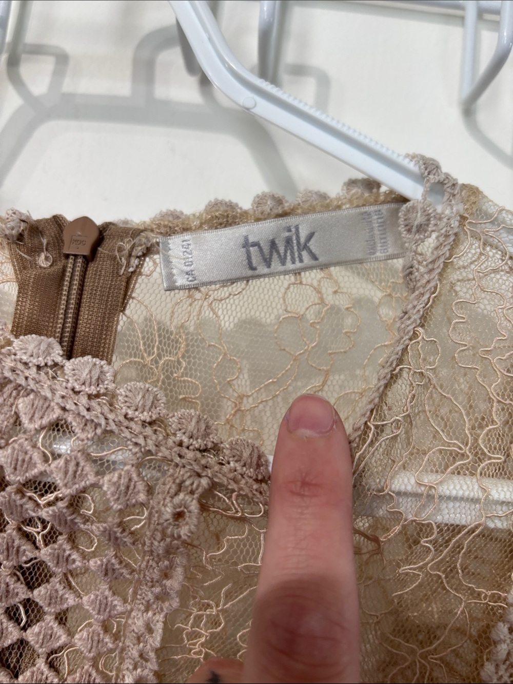 twik Lace & Tulle Formal Dress in Dusty Rose and Champagne - Picture 2 of 10
